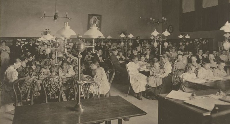 Taken at the Carnegie Library of Homestead in Munhall, PA, which was built in 1896. Library_of_Congress (1).jpg