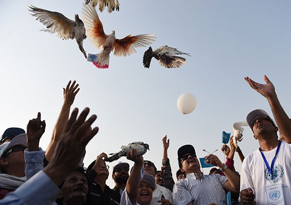 (Photo: Getty Images) PeaceDay_570px.jpg